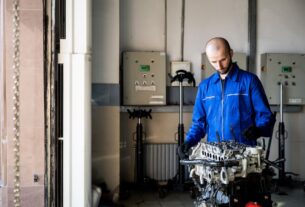 Engine overhaul cost