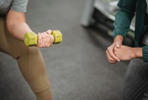 パーソナルトレーナー 近く